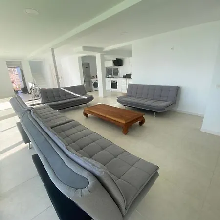 Villa Vill’a_r Costa Adeje (Tenerife)